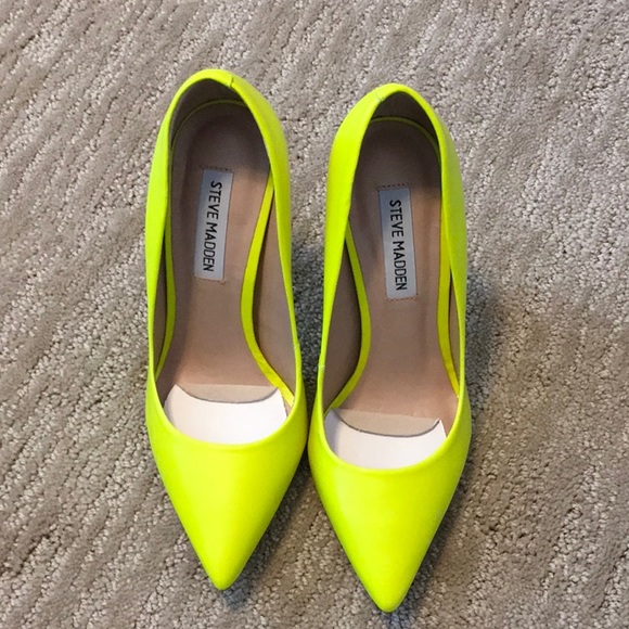 Steve Madden Shoes - Steve Madden Daisie